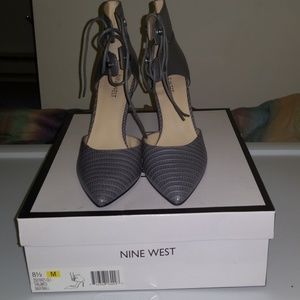 NWT ❤ Nine west grey heels size 8.5
